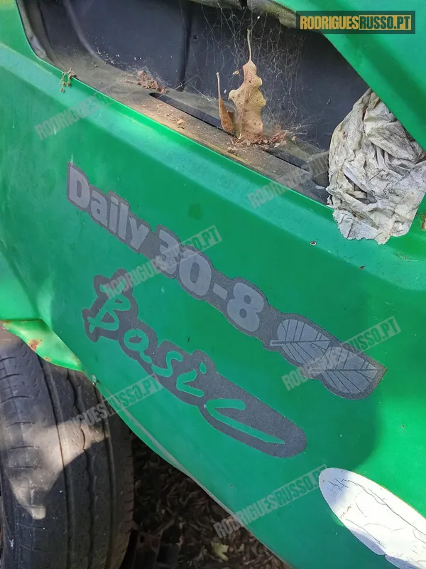 Iveco 30-8 para peças.