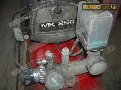 Compressor trifásico