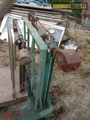 Duas balanças, até 150 kg e até 1500 kg