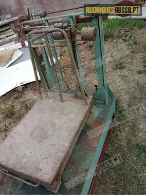 Duas balanças, até 150 kg e até 1500 kg